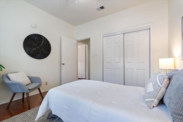 2804 Rio Grande St Unit 211, Austin, TX 78705 - bedroom featuring wood finished floors and a closet