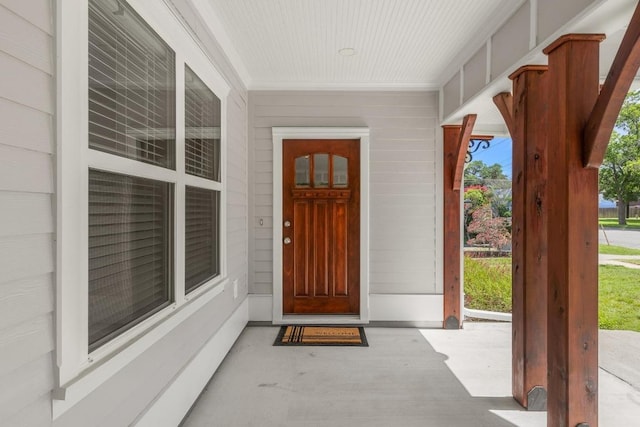 522 S Walnut Ave, Luling, TX 78648 - view of exterior entry featuring covered porch