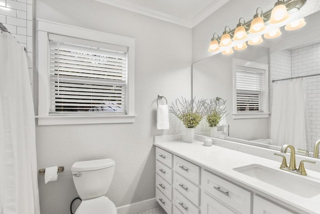 522 S Walnut Ave, Luling, TX 78648 - bathroom featuring crown molding, vanity, and a shower with shower curtain
