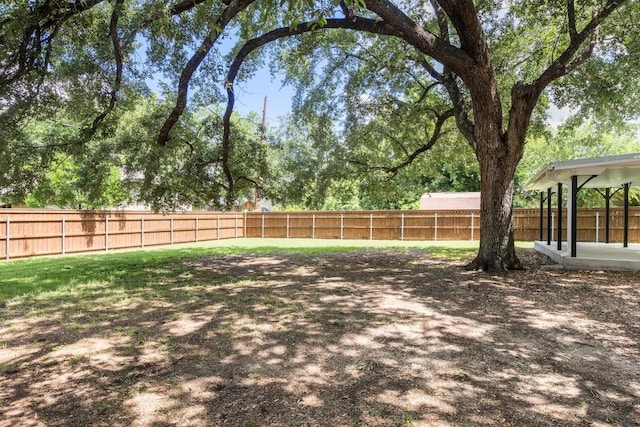 522 S Walnut Ave, Luling, TX 78648 - view of fenced backyard
