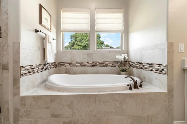 106 Packsaddle Dr, Bastrop, TX 78602 - full bathroom featuring a garden tub