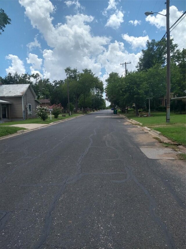 409 W Brenham St, Elgin, TX 78621 - photo 2