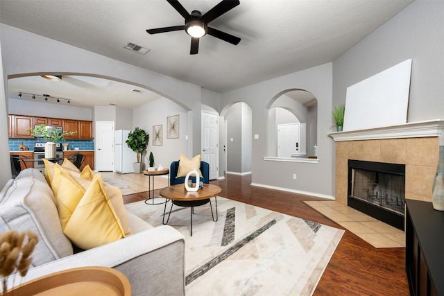 8701 Meridian Oak Ln, Austin, TX 78744 - photo 17