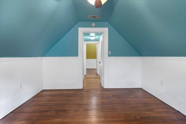 710 Gresham St, Smithville, TX 78957 - photo 20