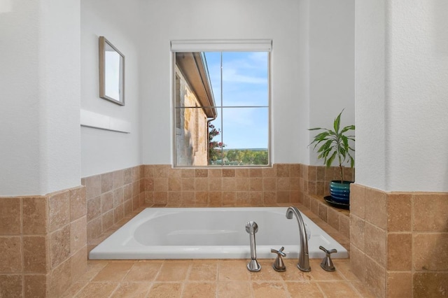 1006 Foothills Dr, Dripping Springs, TX 78620 - full bath featuring a bath