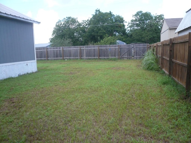 502 Ross St, Smithville, TX 78957 - view of fenced backyard