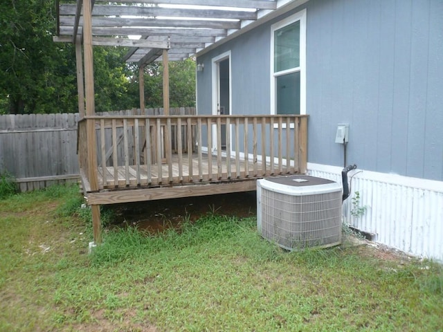 502 Ross St, Smithville, TX 78957 - wooden terrace with a pergola
