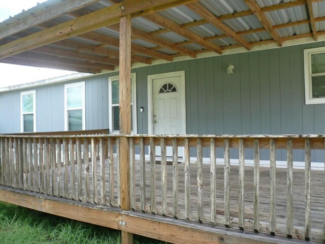 502 Ross St, Smithville, TX 78957 - property entrance