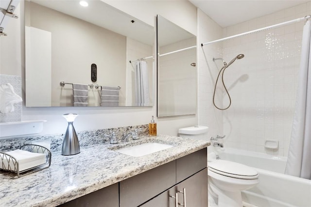 40 N Interstate 35 Hwy Unit 5B2, Austin, TX 78701 - bathroom with shower / bathtub combination with curtain, vanity, and recessed lighting