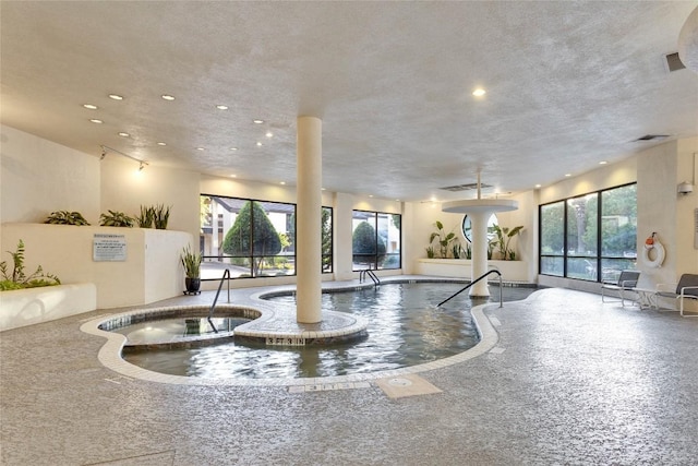 40 N Interstate 35 Hwy Unit 5B2, Austin, TX 78701 - common area featuring recessed lighting