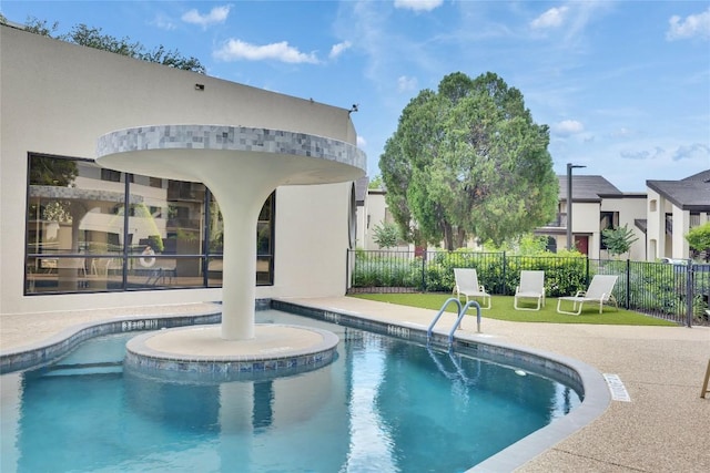 40 N Interstate 35 Hwy Unit 5B2, Austin, TX 78701 - community pool with a patio