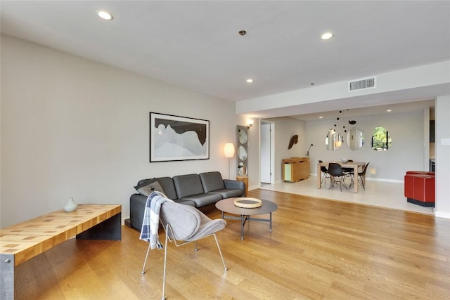 40 N Interstate 35 Hwy Unit 5B2, Austin, TX 78701 - living area with light wood-style flooring and recessed lighting