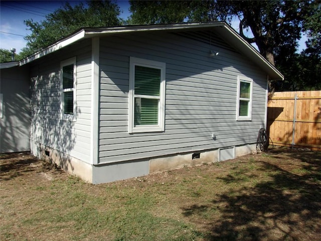 905 W Live Oak St, Austin, TX 78704 - view of side of home featuring crawl space