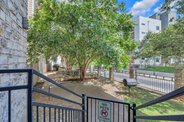 2414 Longview St Unit 101, Austin, TX 78705 - photo 24