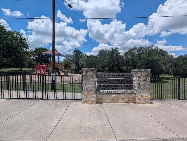1928 Ramona Cir, San Marcos, TX 78666 - view of gate