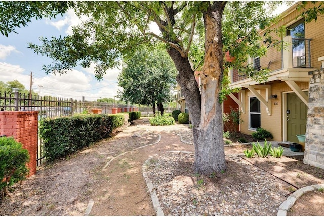 1101 Grove Blvd Unit 102, Austin, TX 78741 - view of yard