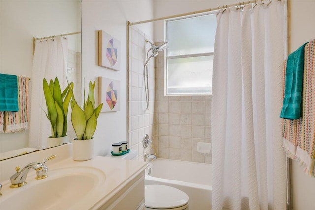 2211 Wilson St, Austin, TX 78704 - full bath featuring shower / bath combo and vanity