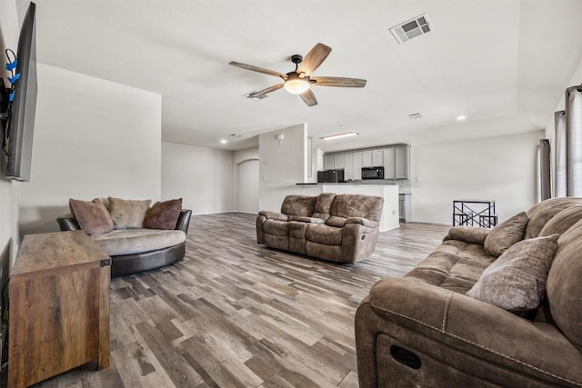 417 Bandara Woods Blvd, Elgin, TX 78621 - photo 10