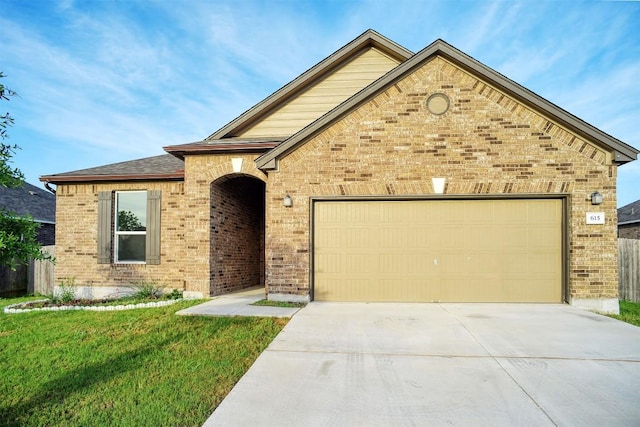 615 Dogwood St, Lockhart, TX 78644 - photo 2