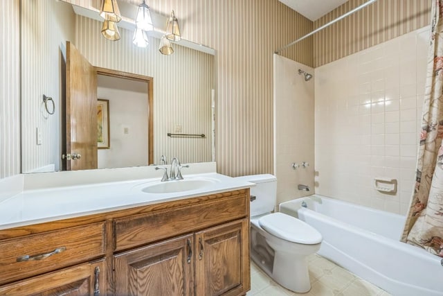 7 Hillway Dr, Round Rock, TX 78664 - bathroom with shower / tub combo with curtain, vanity, and wallpapered walls
