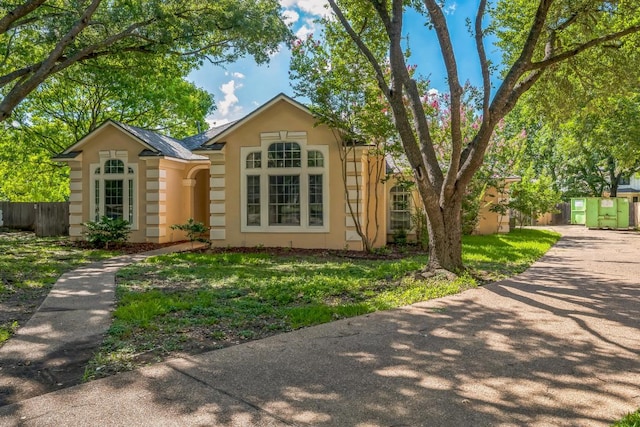 7 Hillway Dr, Round Rock, TX 78664 - view of front facade featuring stucco siding