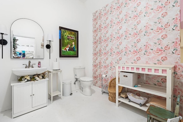 633 N Stovall Dr, Robinson, TX 76706 - bathroom with vanity and concrete flooring
