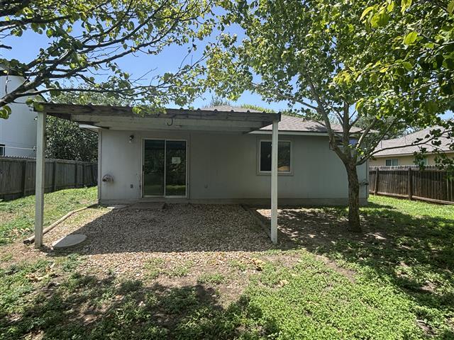 506 Garrett Ct, Hutto, TX 78634 - photo 11