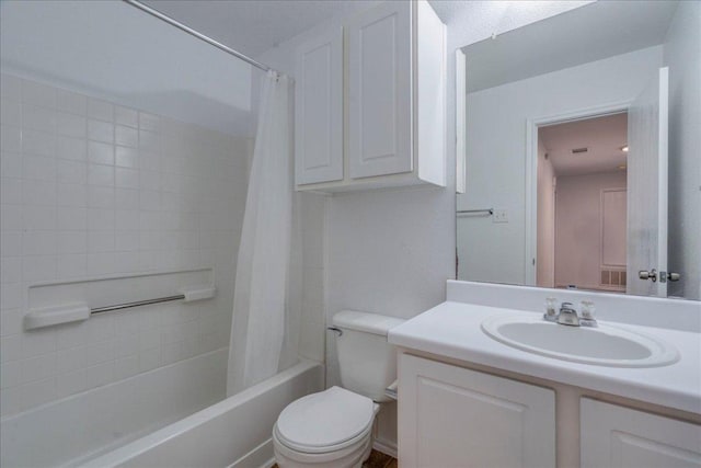 618 Lavaca Loop, Elgin, TX 78621 - bathroom with vanity and shower / tub combo