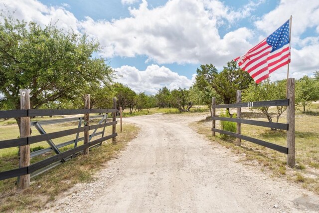 501 Twin Oaks Trl, Dripping Springs, TX 78620 - photo 2