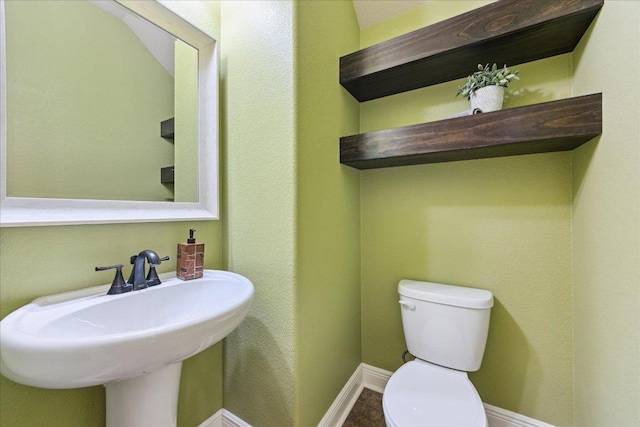 9520 Sydney Marilyn Ln, Austin, TX 78748 - half bath with toilet and tile patterned flooring