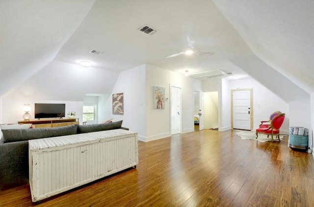 200 Garwood St, Smithville, TX 78957 - living area with vaulted ceiling and wood finished floors