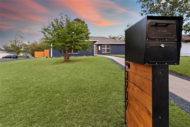 3907 Carmel Dr, Austin, TX 78721 - view of front of property featuring a front yard