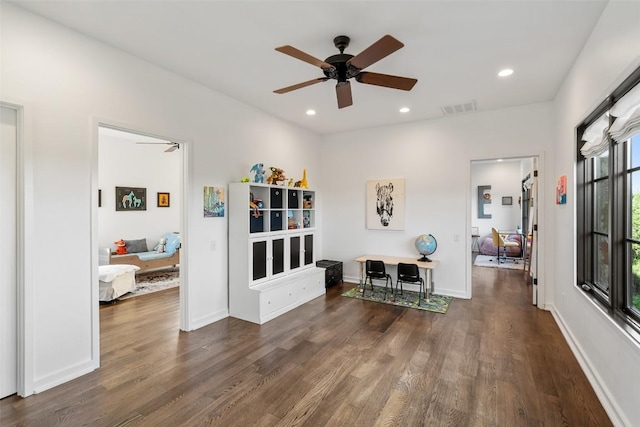 205 Hi Ridge Rd, Horseshoe Bay, TX 78657 - interior space with dark wood-style flooring, a ceiling fan, and recessed lighting