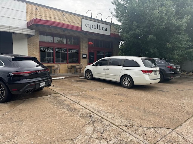 1210 Windsor Rd Unit 113, Austin, TX 78703 - view of uncovered parking lot