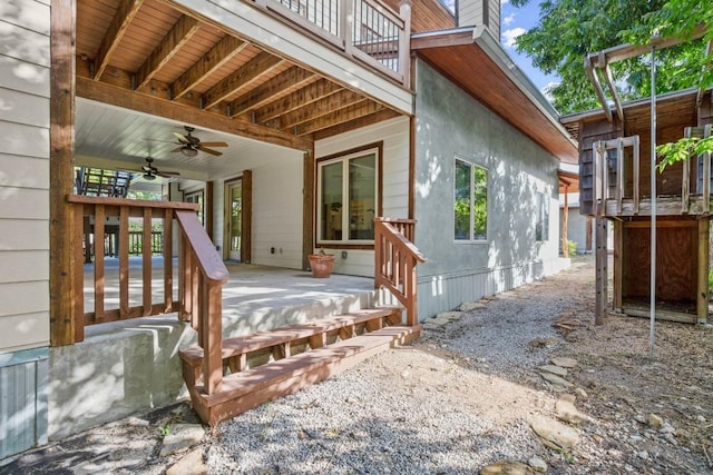 913 Taulbee Ln, Austin, TX 78757 - wooden terrace with ceiling fan