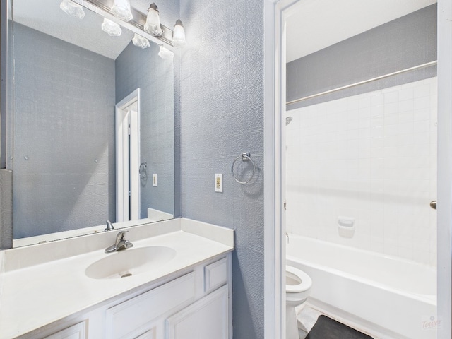 2901 San Jacinto Blvd Unit 110, Austin, TX 78705 - bathroom featuring vanity and tub / shower combination