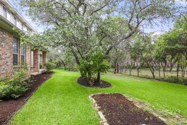 8008 Dark Valley Cv, Austin, TX 78737 - photo 25