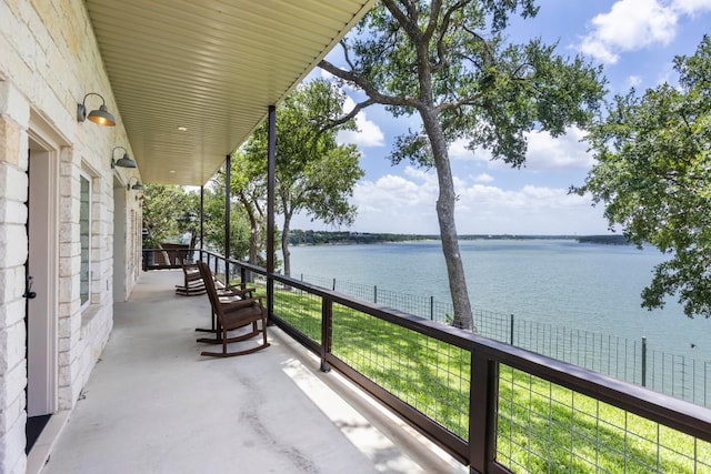 4910 Owen Ln, Temple, TX 76502 - balcony with a water view