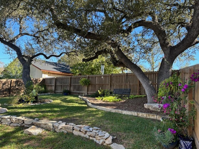 4 Country Ct, Wimberley, TX 78676 - view of fenced backyard