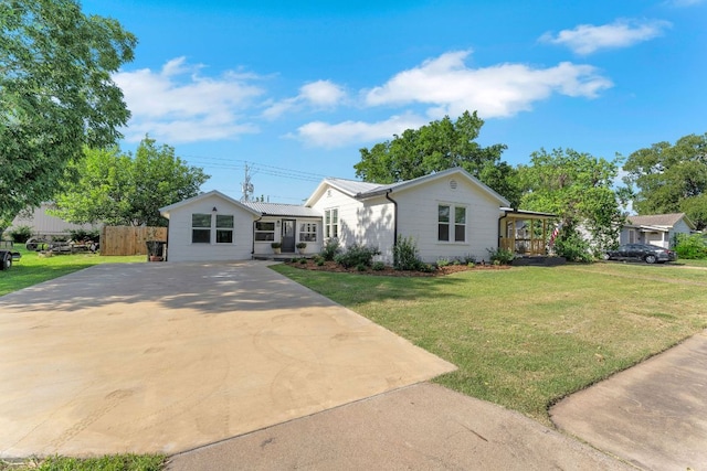 215 Paulus St, Schulenburg, TX 78956 - single story home with driveway