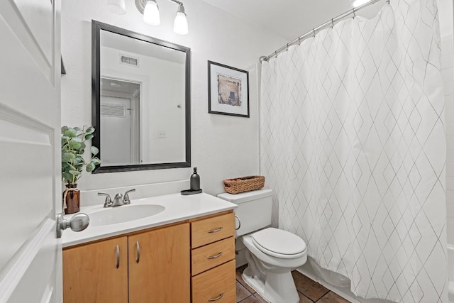 3815 Guadalupe St Unit 112, Austin, TX 78751 - bathroom with vanity, tile patterned floors, and shower / tub combo
