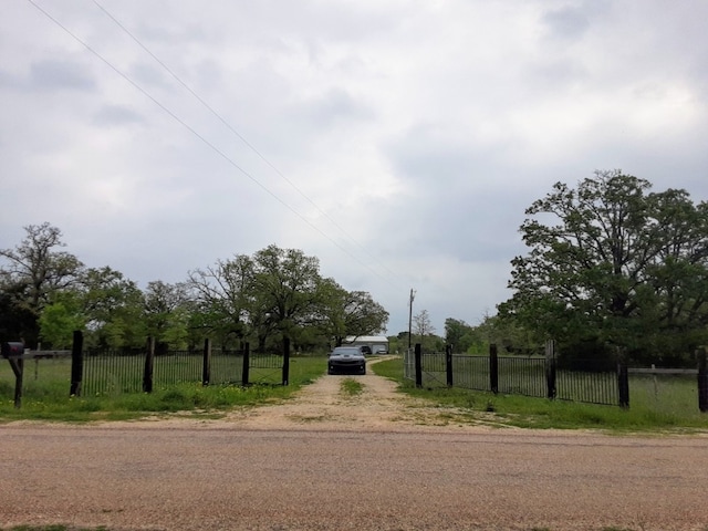 251 Fairview Dr, Rockdale, TX 76567 - photo 4