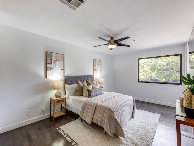 40 N Interstate 35 Unit 2D1, Austin, TX 78701 - bedroom with wood finished floors and ceiling fan