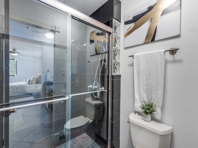40 N Interstate 35 Unit 2D1, Austin, TX 78701 - full bath featuring a stall shower and ceiling fan