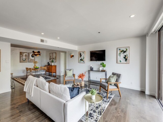 40 N Interstate 35 Unit 2D1, Austin, TX 78701 - living area with wood finished floors and recessed lighting