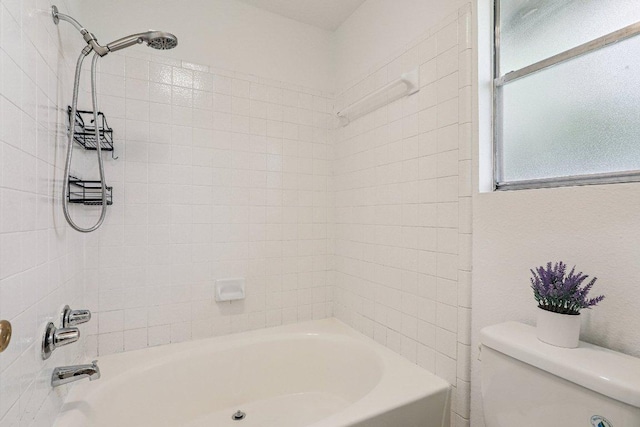 1613 J J Seabrook Dr, Austin, TX 78721 - full bath with bathing tub / shower combination