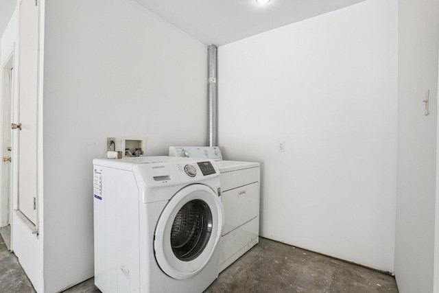 1613 J J Seabrook Dr, Austin, TX 78721 - washroom with washer and dryer