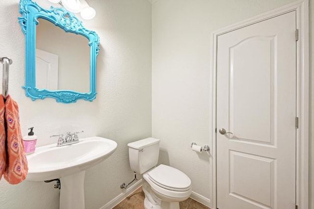 518 Victoria Dr, Cedar Park, TX 78613 - half bath with baseboards and tile patterned floors