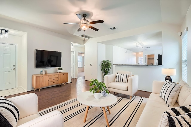 6905 Crestone Rd, Austin, TX 78744 - photo 5
