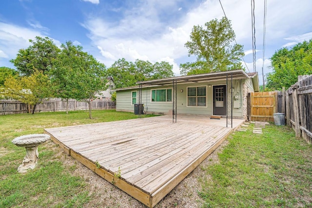 914 Hermitage Dr, Austin, TX 78753 - wooden terrace with a fenced backyard